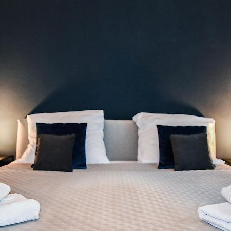 Deluxe! Hbf-Naehe Mit Kingsize-Bett, 65 M2 Appartement Duisburg Buitenkant foto